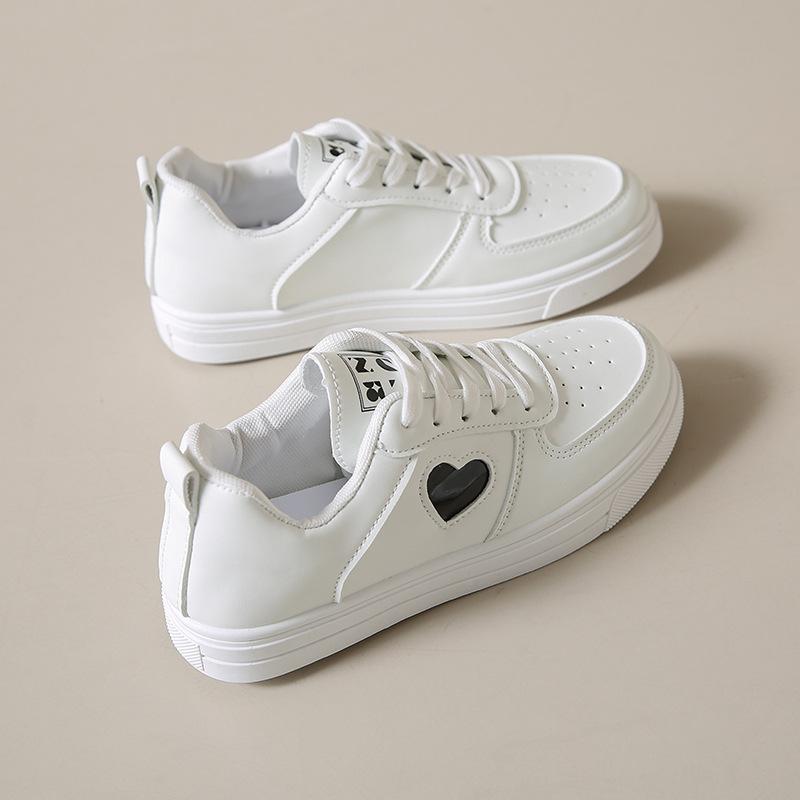 

Love low-top flat-bottomed leather board shoes women s 2025 new spring little white shoes versatile student casual shoes college style 36 чёрный