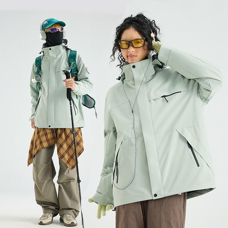 Jacket women's outdoor hiking suit fleece liner windproof and waterproof three-in-one jacket men's customization