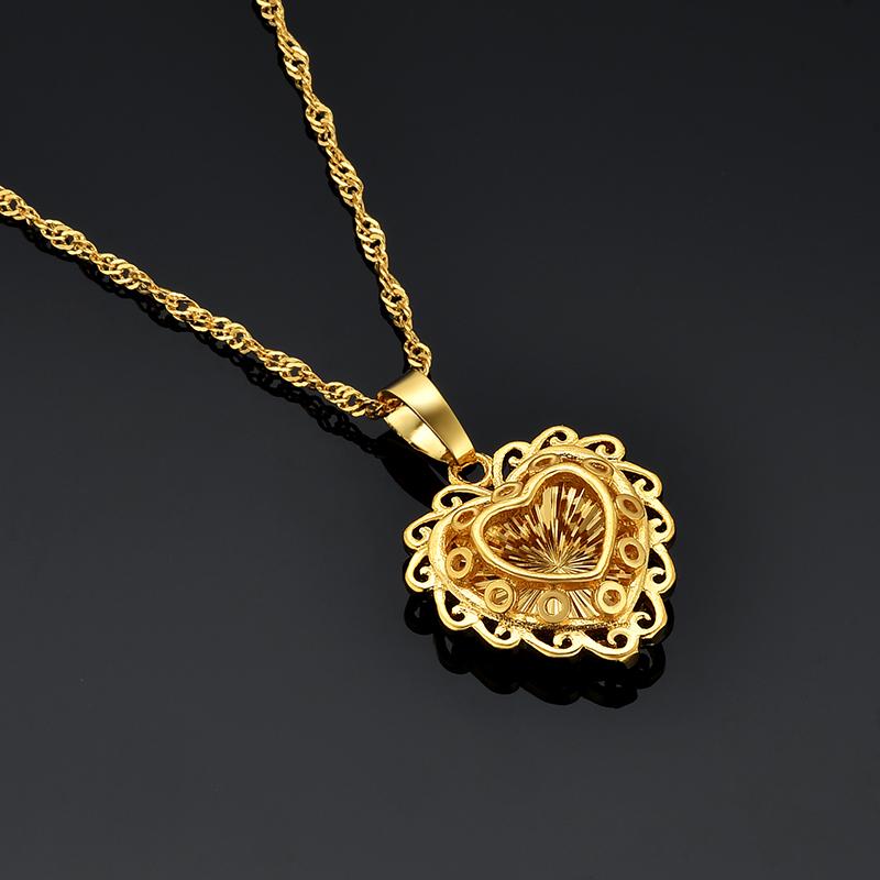Heart Pendant Necklace for Women Golden Copper Metal Neck Chain Female Necklaces Jewelry for Girl