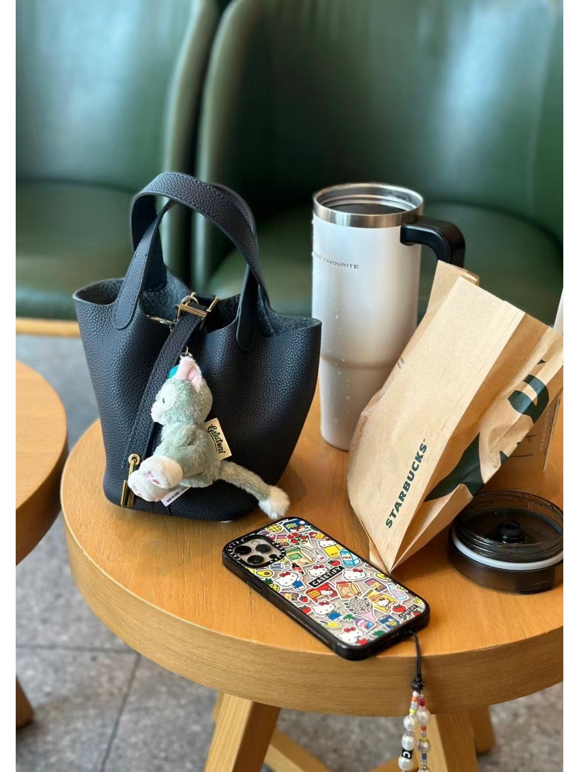 

2025 Genuine Leather Women s Handbag - Large Capacity Cowhide Vegetable Basket with Textured Design Length 15cm Width 11cm Height 15cm