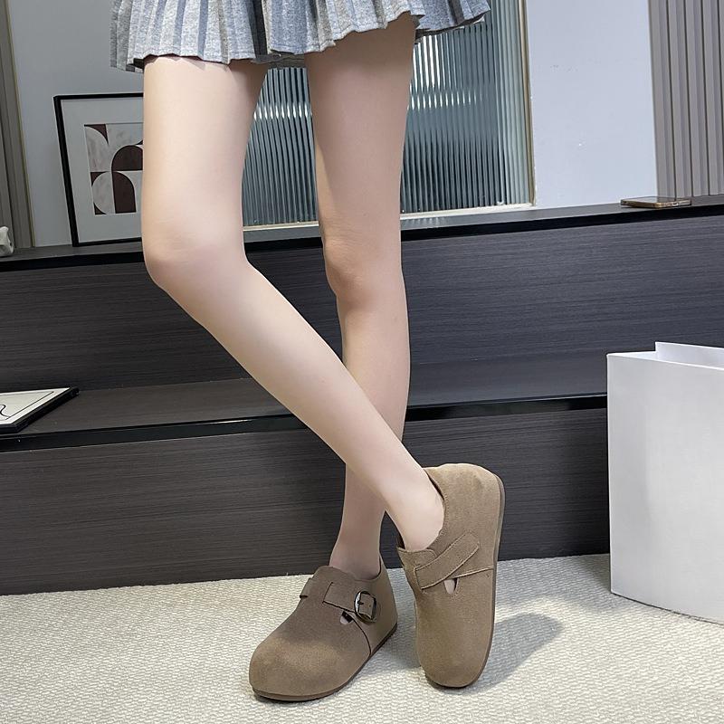 

Women s Single Shoes with Soft Soles, Versatile and Retro Style. One-piece Slip-on Casual Shoes. 41 коричневий