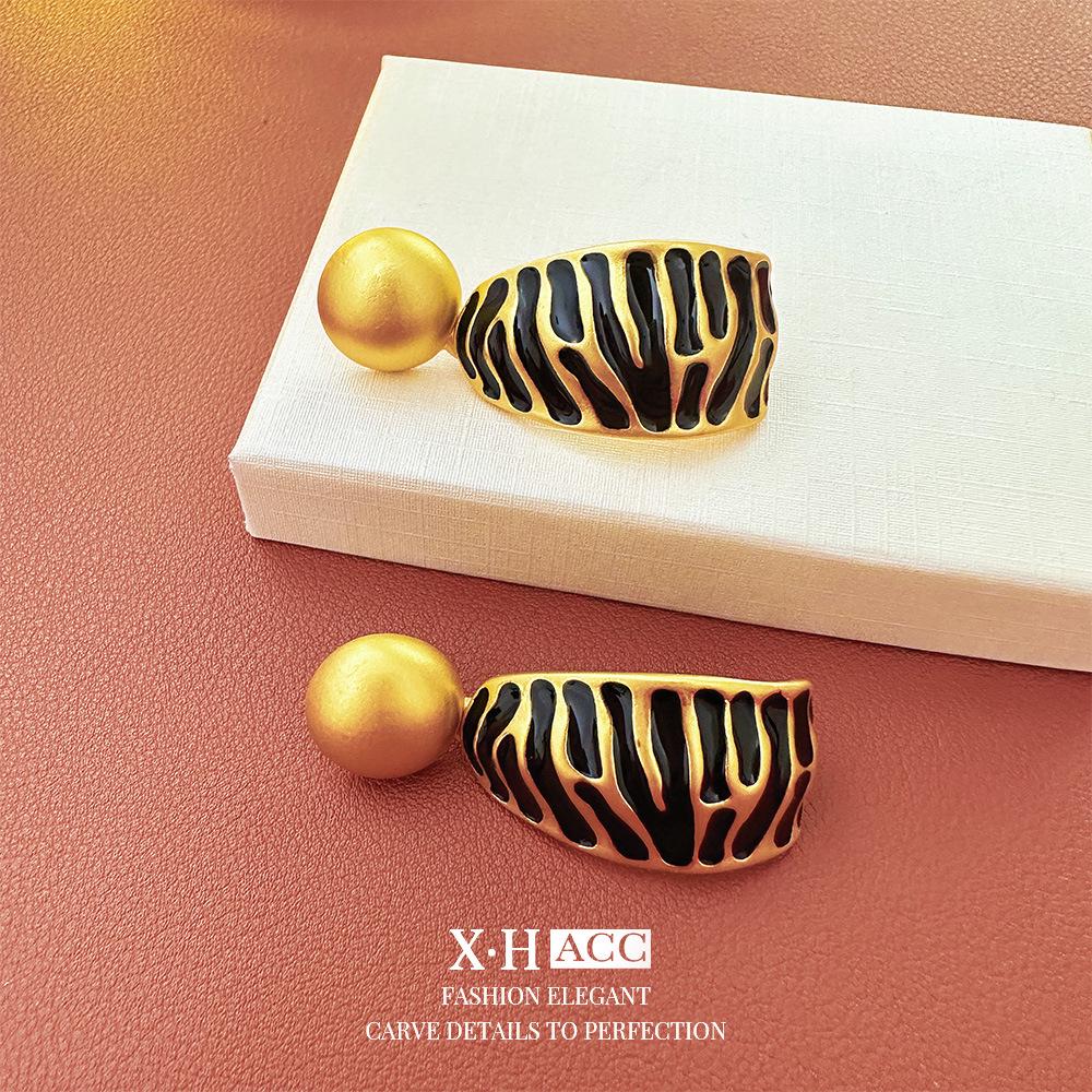 Vintage Bow Earrings: Timeless, High-End Retro Fashion Accessory