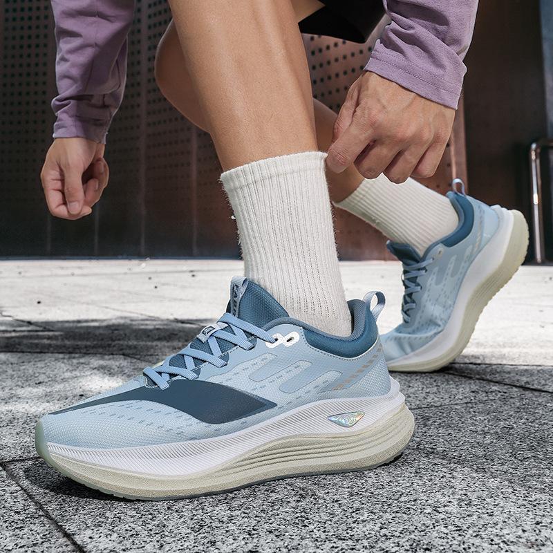 Casual, Lightweight and Breathable Men's and Women's Laces, Classic Mesh Men's Shoes, New Couples Running Sports Shoes