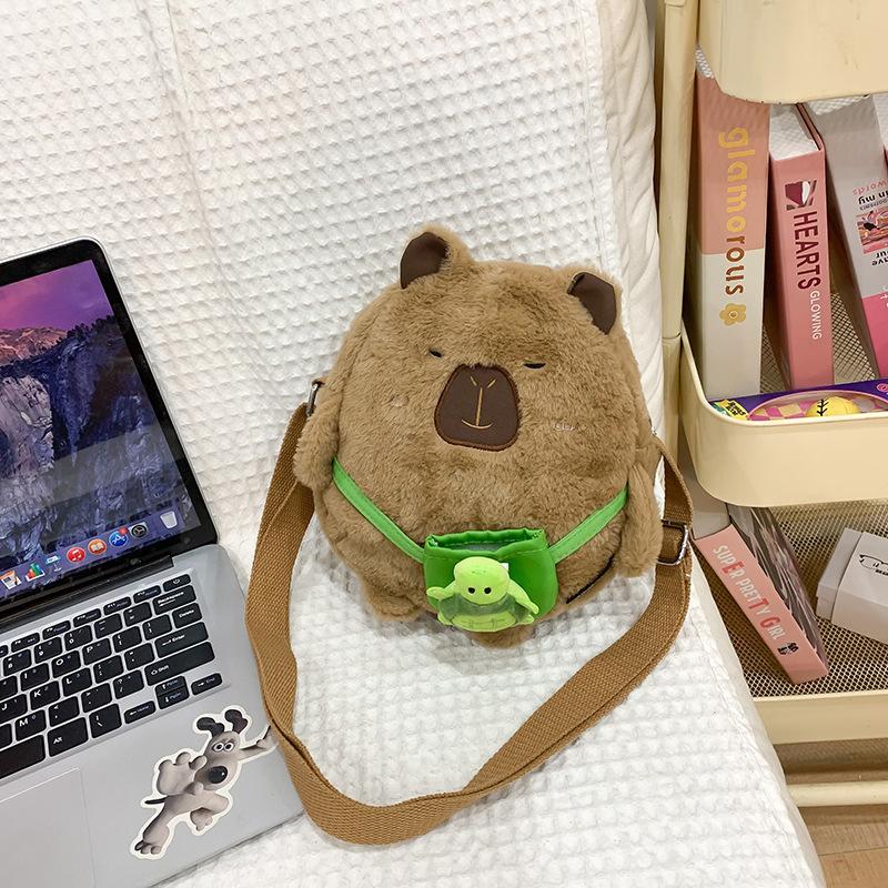 

Winter new cute furry cartoon messenger bag versatile capybara bag student mobile phone bag No pendant