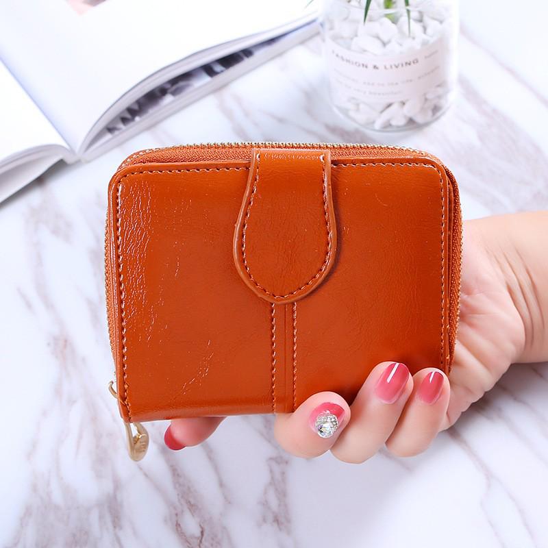 2024 Women's Retro Versatile Oil Wax Leather Coin Wallet