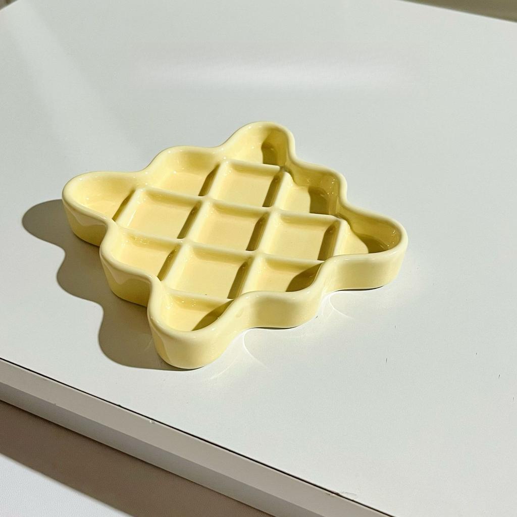 Creative Ceramic Dopamine Pet Canned Licking Plate Prevent Choking Dog Food Pot Prevent Black Chin Cat Slow Food Plate