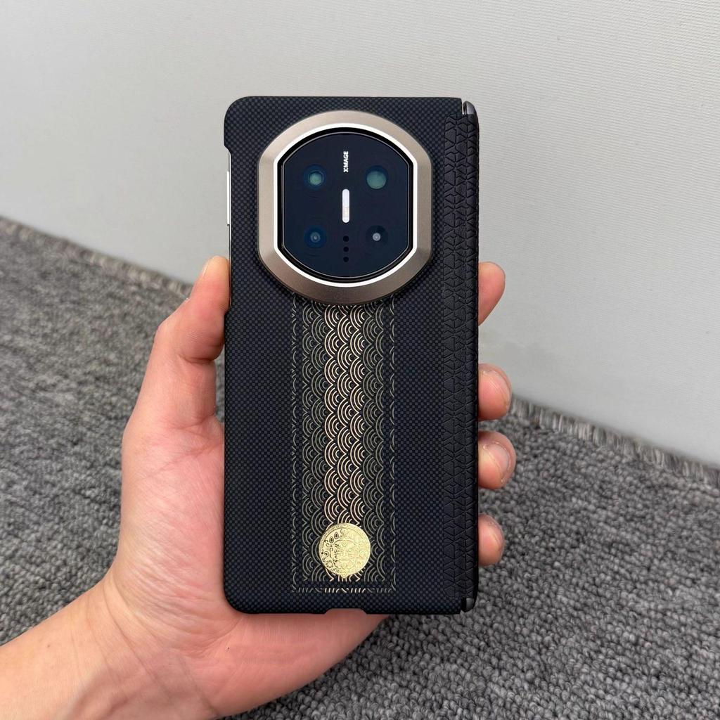 Huawei MateX7 Magnetic Case - Thin, Lightweight Carbon Fiber Texture with Central Axis Hinge Protection, Collector's Edition.