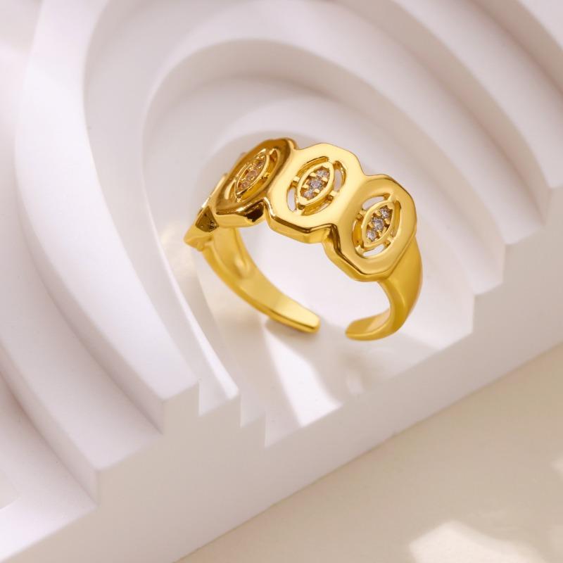 Gold-plated stainless steel ring, female style love full diamond zircon ring, light luxury high-end ring.