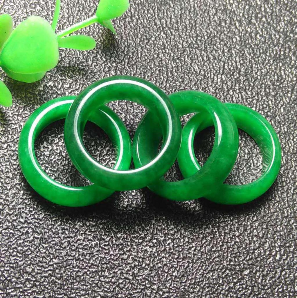 Imperial Green Jade Rings for Couples - Fashionable Men's and Women's Styles