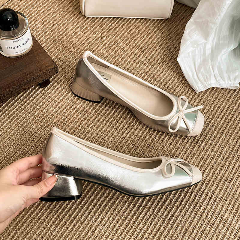 

Дизайнерські Вінтажні Жіночі Туфлі Мері Джейн з Бантиком-метеликом Модні Сліпони для Вечірки Плаття Жіночі Елегантні Туфлі на Низькому Каблуці 39 срібний
