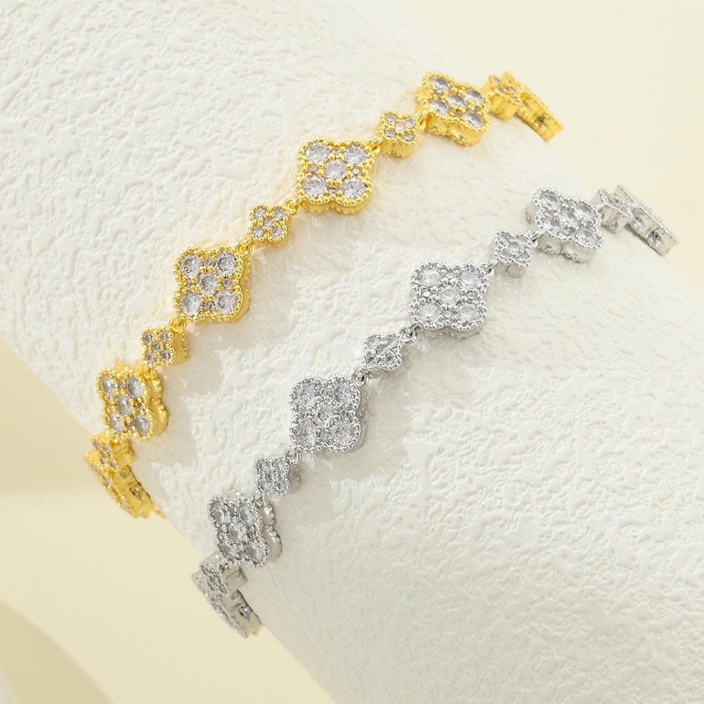 Full Diamond Four Leaf Grass Zircon Bracelet, Women's High end, Light Luxury, Versatile, and Unique Ornament