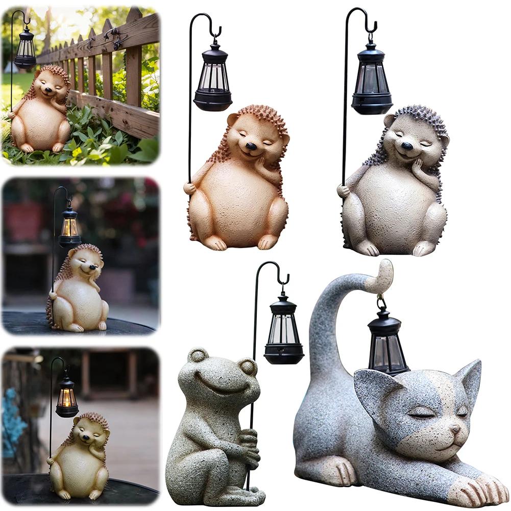 Funny Resin Animal Sculpture with Solar Outdoor Light Outdoor Lawn Decor Garden Frog Ornament for Patio Balcony Yard Lawn Decor