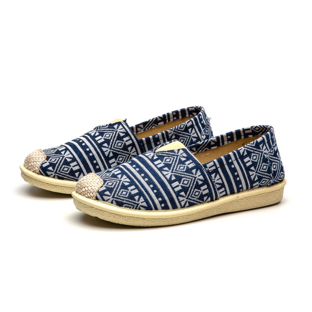 New fashion canvas shoes female student flat white shoes Korean version casual fisherman shoes one pedal lazy shoes