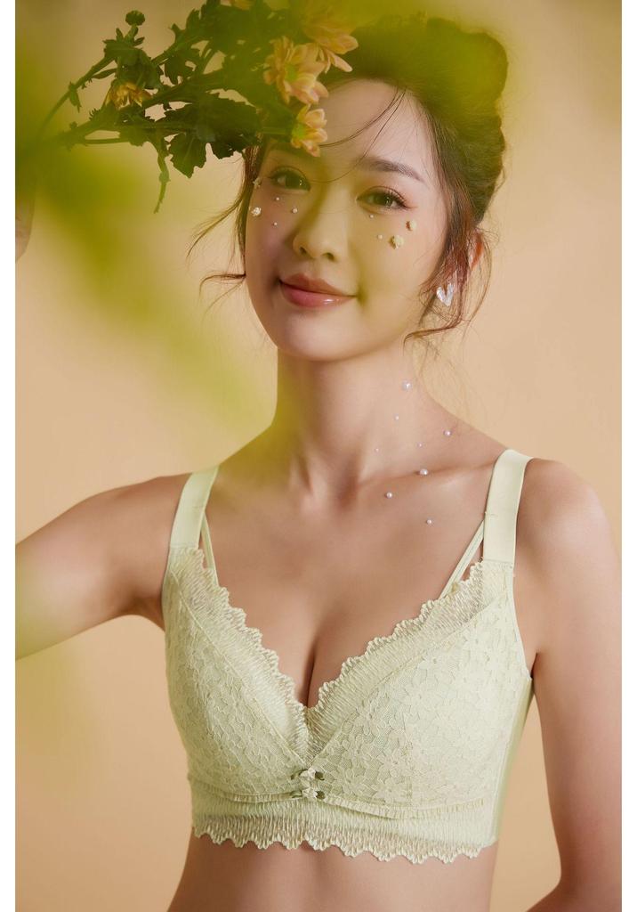 Women's Lace Minimizing Bra Set: Wireless, Thin with Sandwich Cups for Large Bust, Anti-Sagging, Gathers Side Breasts.