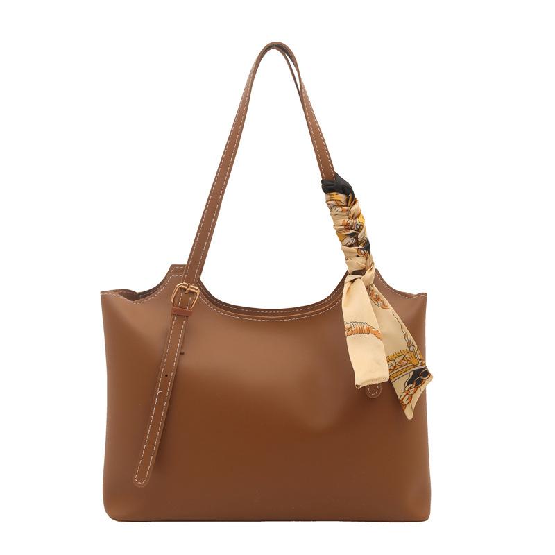 Fashionable Large-capacity Retro Casual Office Commuting Shoulder Bag with Adjustable Strap At The Back of The Shoulder