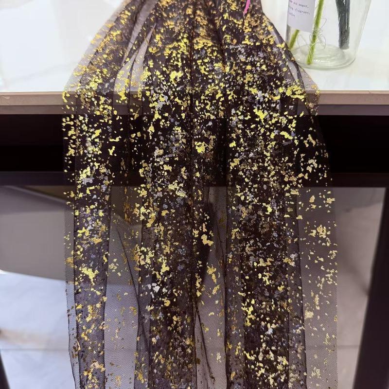 European Style Wedding Birthday Party Hot Stamping Mesh Table Runner Transparent Chiffon Sheer Sequin Tablecloth Hotel Room Holiday Decorat Table Flag