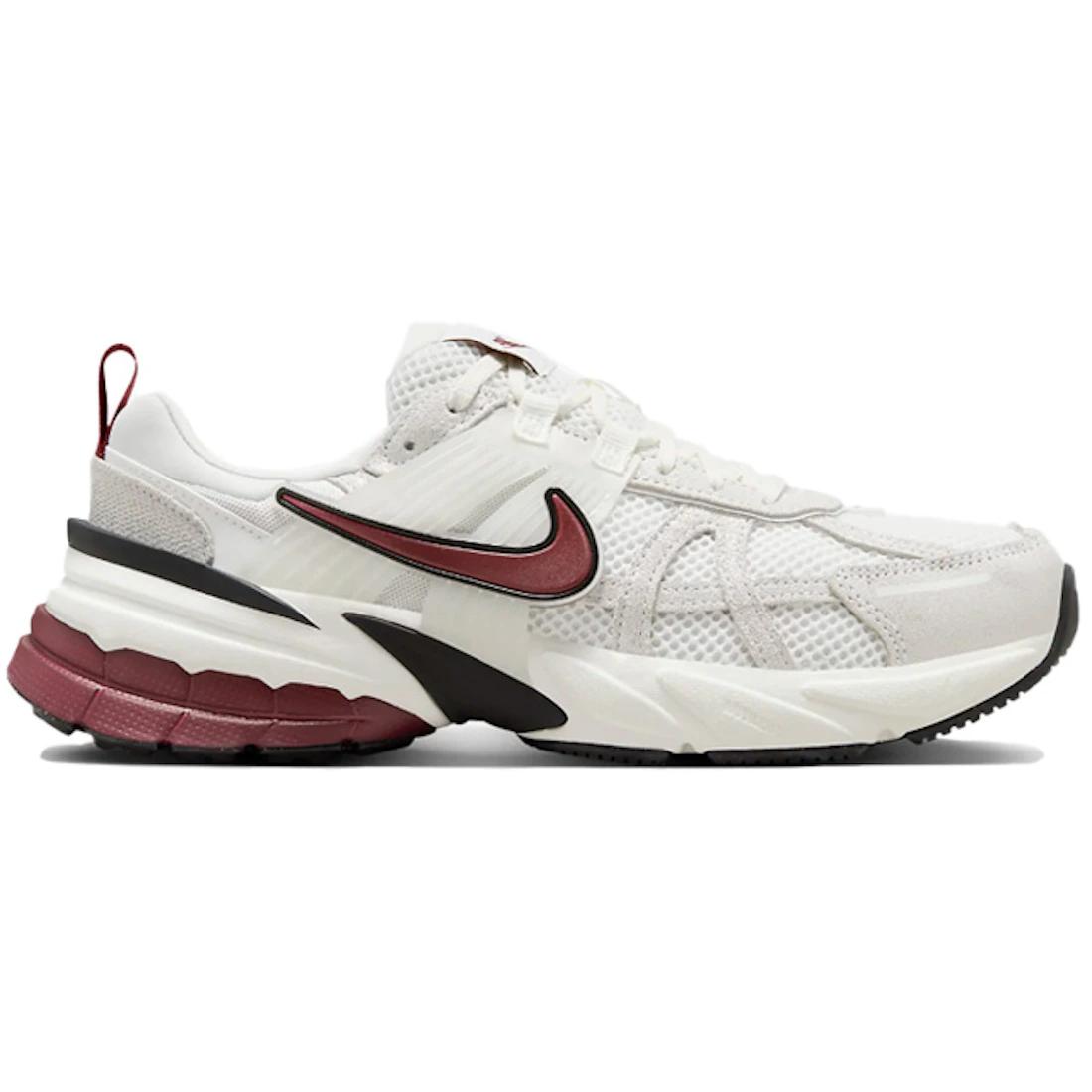 

Кроссовки Nike V2K Run SE Белые Командно-красные (Женский)(HQ3500-100) 40