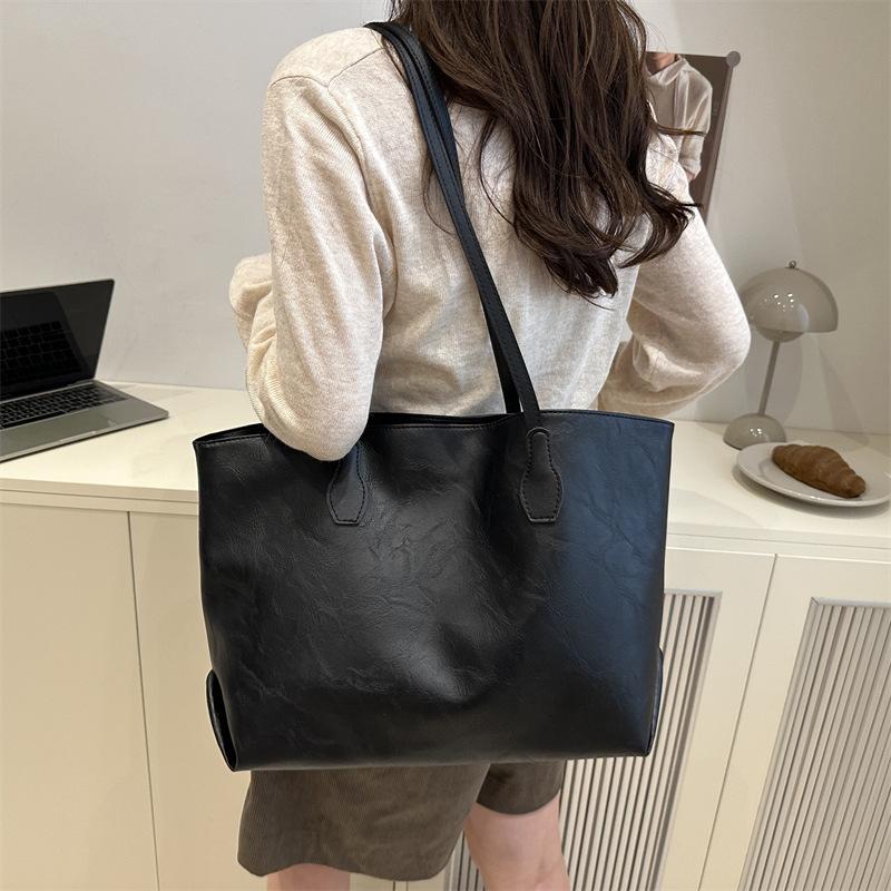 2025 New Temperament Fashion Design Single Shoulder Crossbody Foreign Style Retro Simple Texture Large Capacity Tote Shoulder Bag