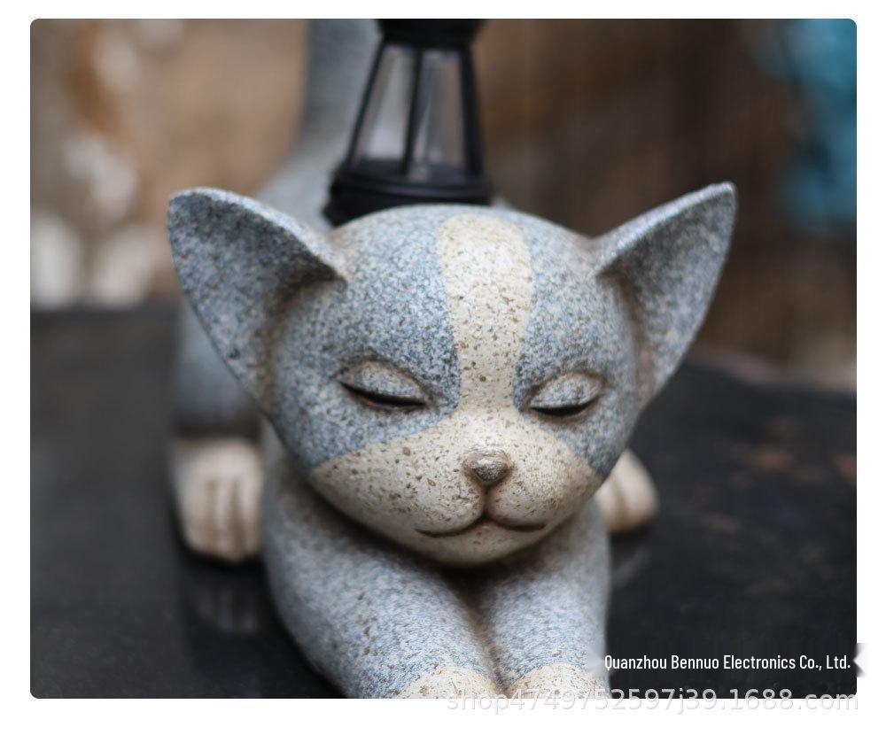 Solar Cat Garden Statue Light: Outdoor Resin Ornament for Lawn Decoration.