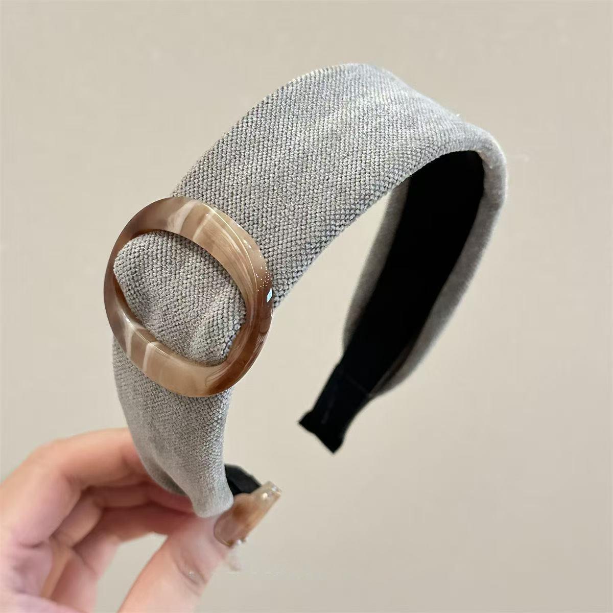 

Стильные повязки на голову для женщин, простые и элегантные заколки для волос, повседневные и роскошные аксессуары для волос. 15*5*17cm серый