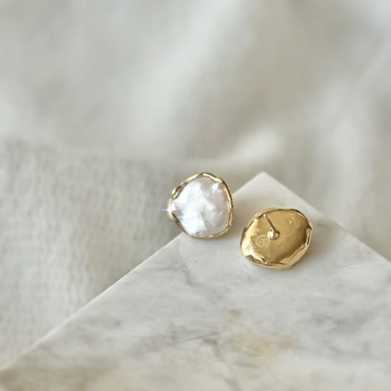 GOOBE LAHM PEARL EARRING_White Pearl Earrings