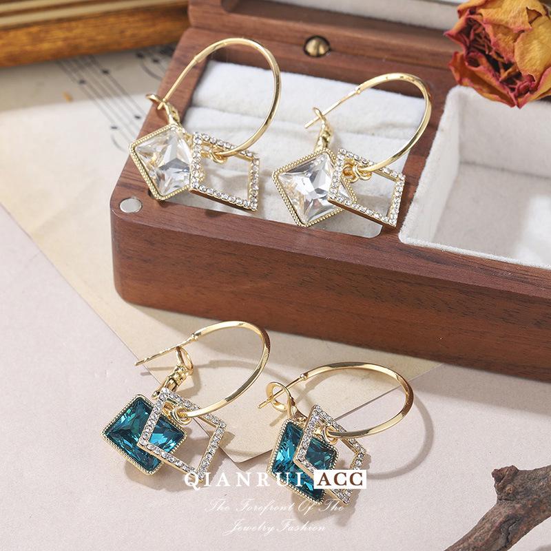 

Luxury Crystal Square Earrings: Chic, Trendy, & Unique Design Gold-plated