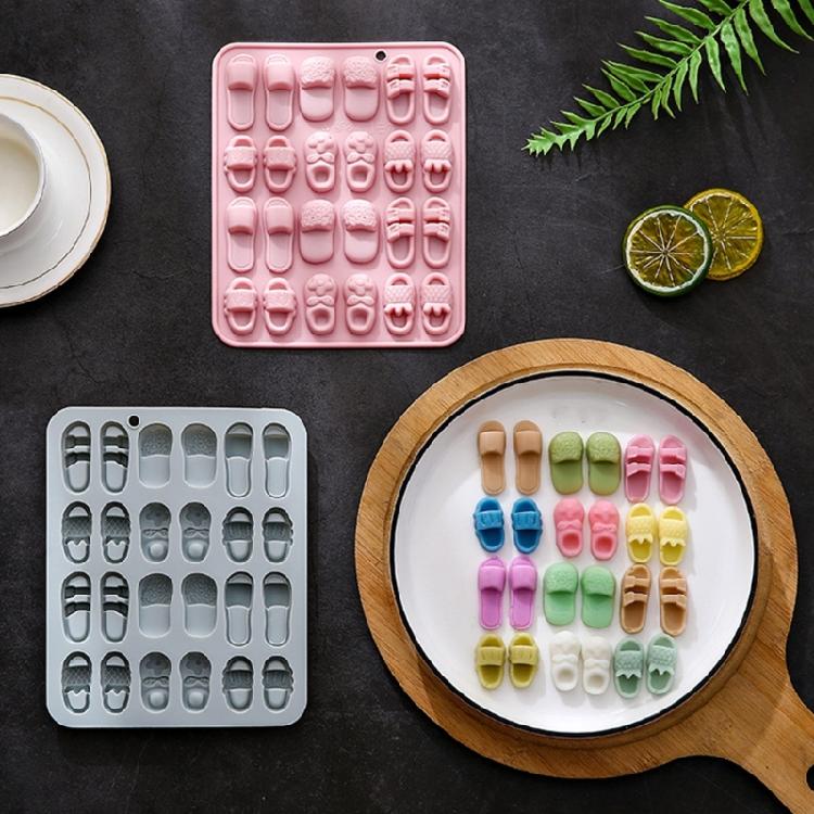 Moule en Silicone pour Loisirs Créatifs à 24 Compartiments Offrant 6 Contours de Pantoufle Distinctifs pour les Passionnés Créatifs