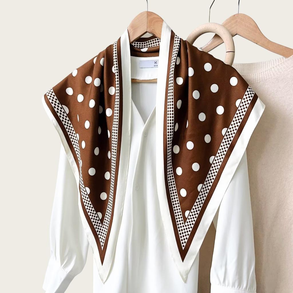Twill silk triangular scarf, clothing accessories, cashew nut double-sided printed belt, versatile women's rhombus silk scarf, bag head, fart curtain.