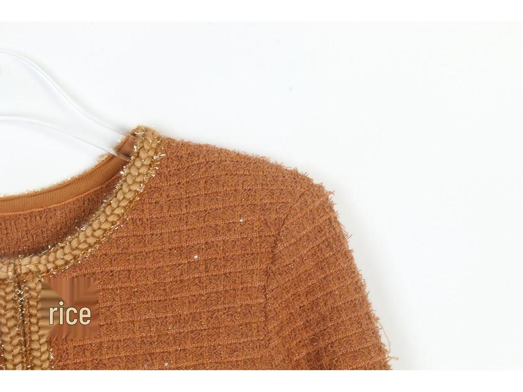 Elegant French Style Diamond Button Slimming Knitted Dress with Round Neck and Long Sleeves for Autumn/Winter