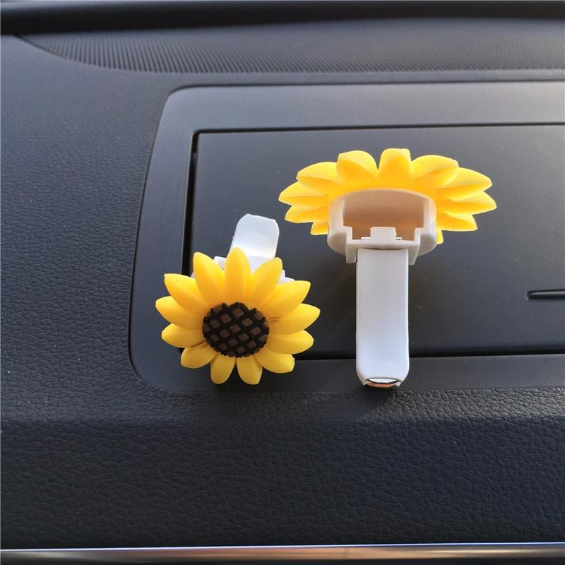 Vehicle Air Conditioning Outlet  Sun Flower Fragrance Water Clip  Solid Paste Storage Clip  Aromathe