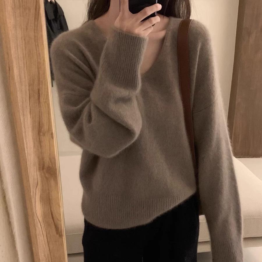 Women's Korean V-Neck Blue Knitted Sweater - Soft, Loose-Fit Autumn/Winter Pullover.