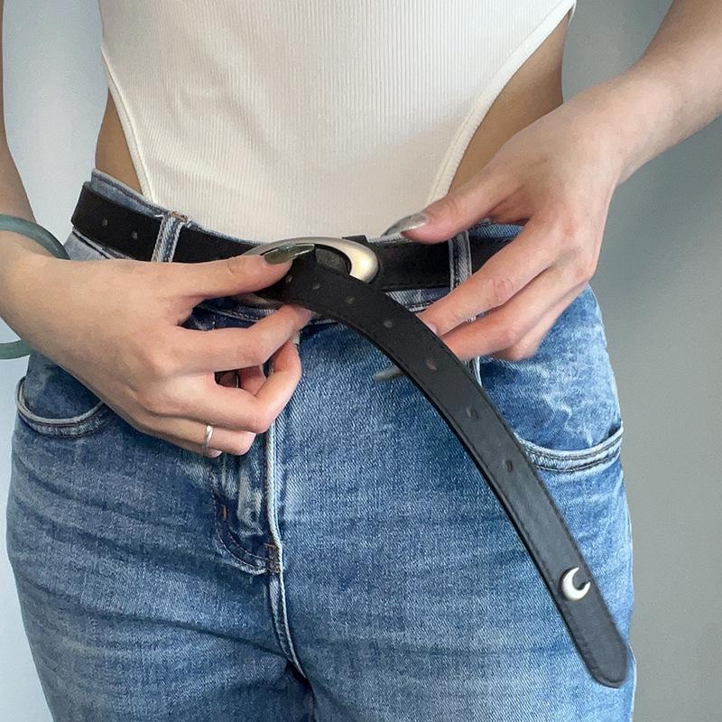 Women's Versatile Retro Star Moon Black Leather Belt for Jeans and Suits