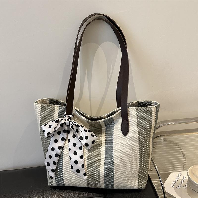 

Bag Women s 2025 New Fashion Canvas One Shoulder Underarm Bag Class Commuter Versatile Large Capacity Portable Tote Bag зелёный