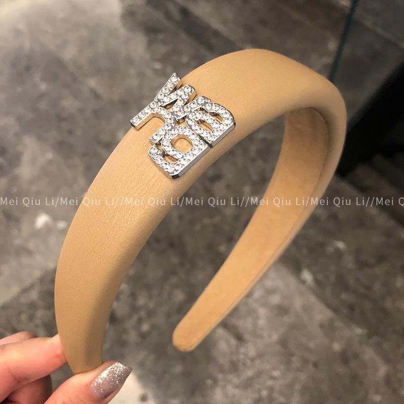 Rhinestone Letter Wide-Edge Skull Headband – 2022 Korean Trend Hair Accessory