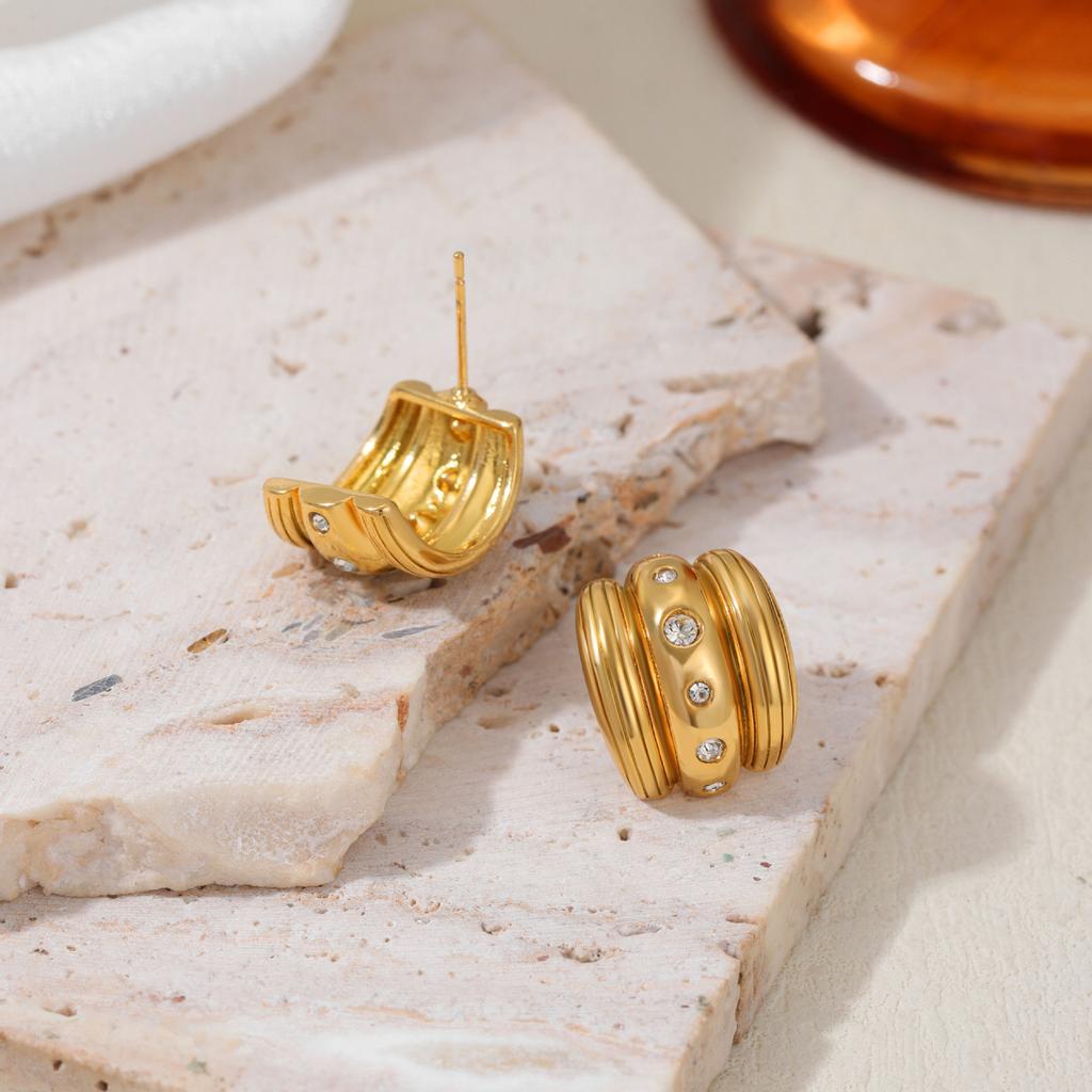 18K Gold Glossy Curved Claw Stud Earrings Inlaid with Zircon Exaggerated C-shaped Large Earrings Ear Jewelry