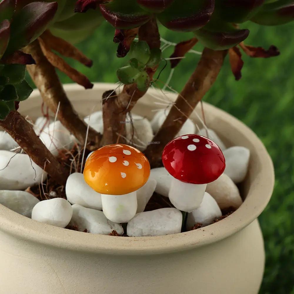 10PCS Mini Mushroom DIY Craft Garden Ornament Resin Artificial Foam Potted Plants Decor Moss Decoration Miniature Figurine