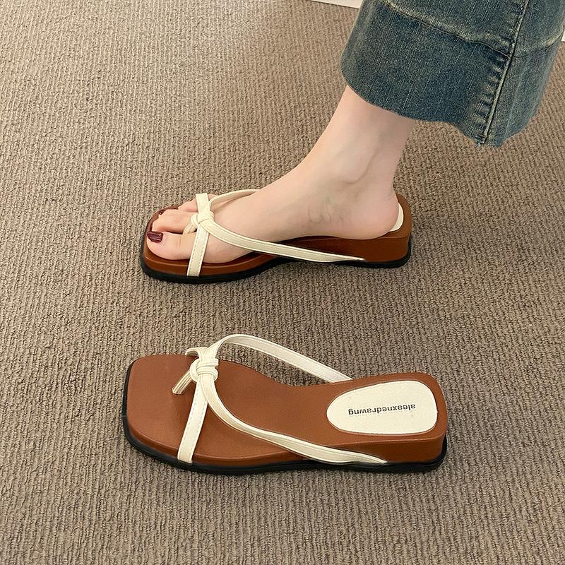 2025 summer new slope heel toe slippers women's holiday style red leisure lazy people wear one word beach sandals