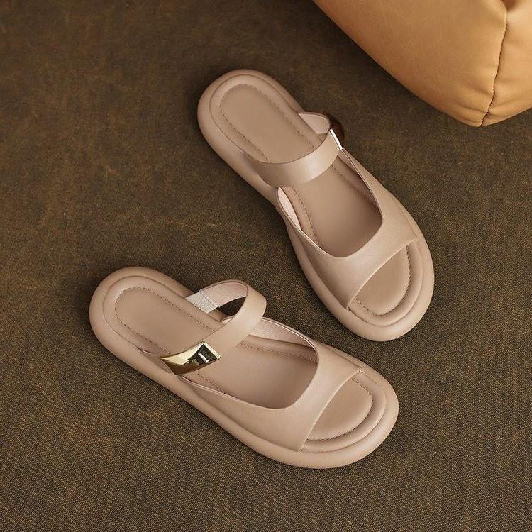 Open-toed comfortable thick-bottomed casual cool slippers women's summer new fashionable and versatile outer wear flat-heeled beach slippers