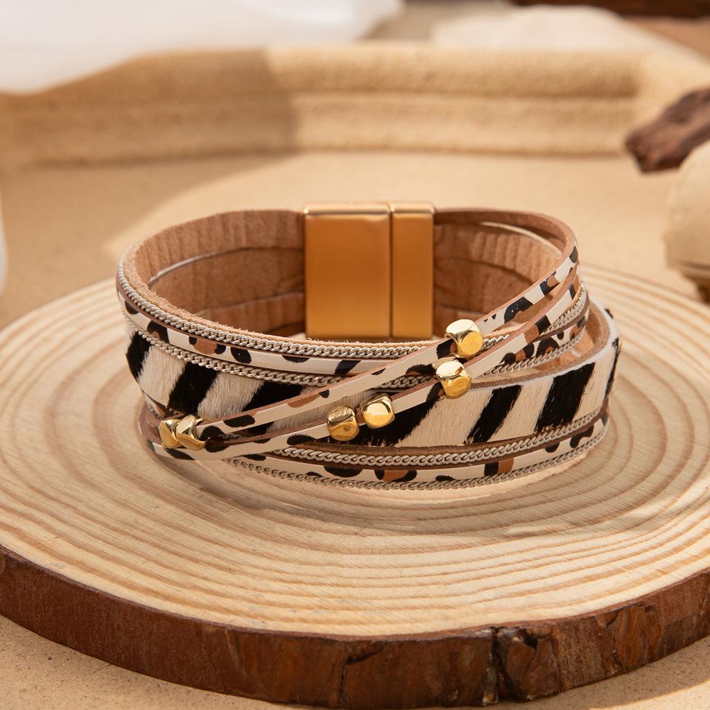 Hot and sexy leopard print magnetic buckle bracelet ins style design is sweet and cool exaggerated pu leather jewelry tide
