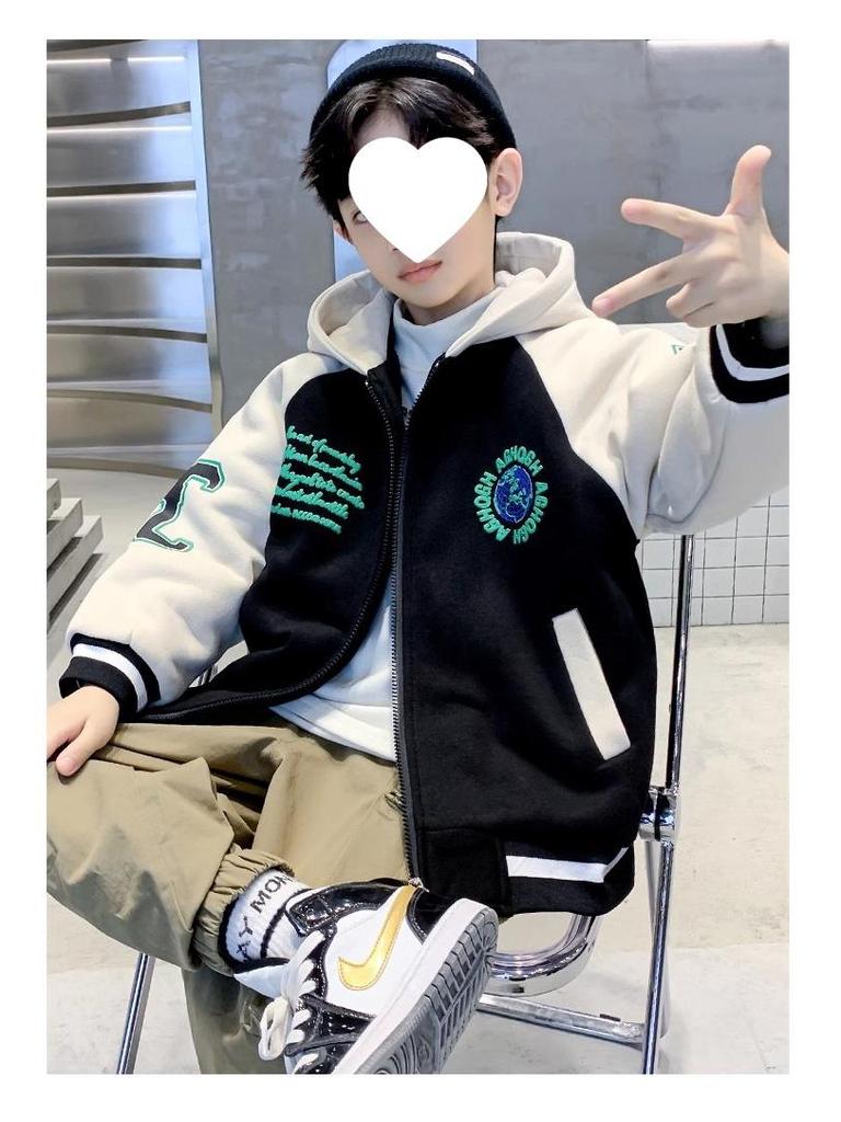 Chłopięca welurowa kurtka baseballowa z kapturem Jesień/Zima 2025