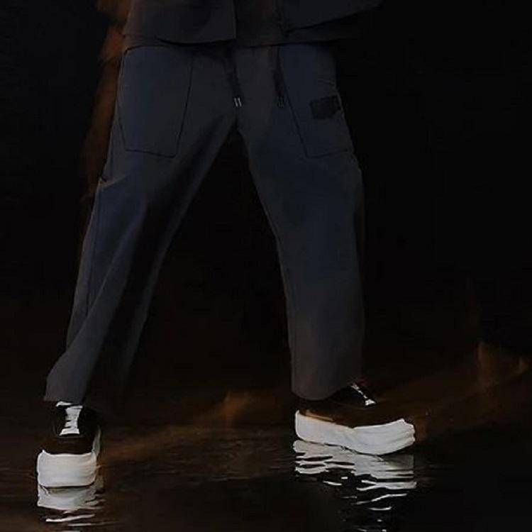 Li Ning X Jackie Chan Collaboration Kung Fu Series Solid Color Mid Waist Cuffed Loose Knit Sports Pants Men Pants Charcoal-Black AKXT177-2