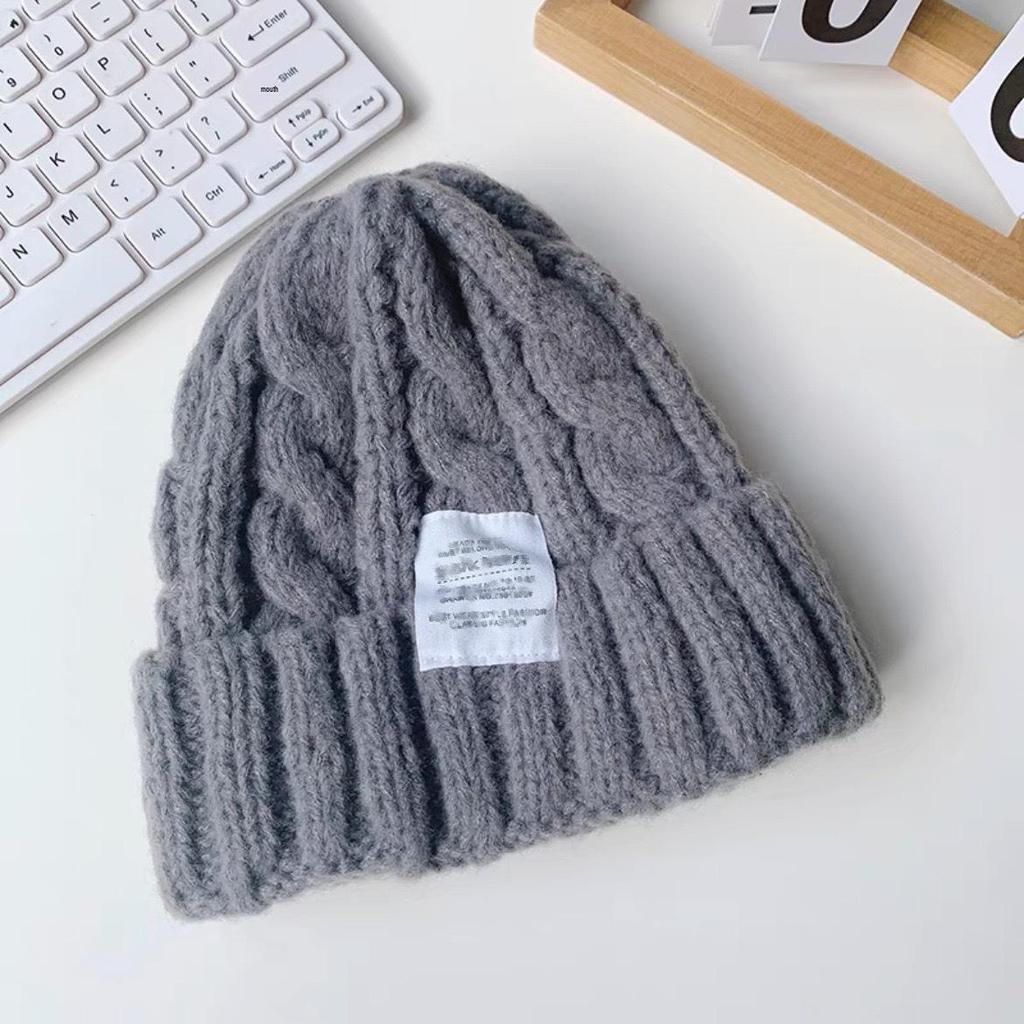 Women's Winter Knit Beanie: Stylish Japanese & Korean Design, Outdoor Warmth for Elementary Students