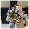 Leopard print plush Korean bag, winter trendy style, large-capacity commuting model.