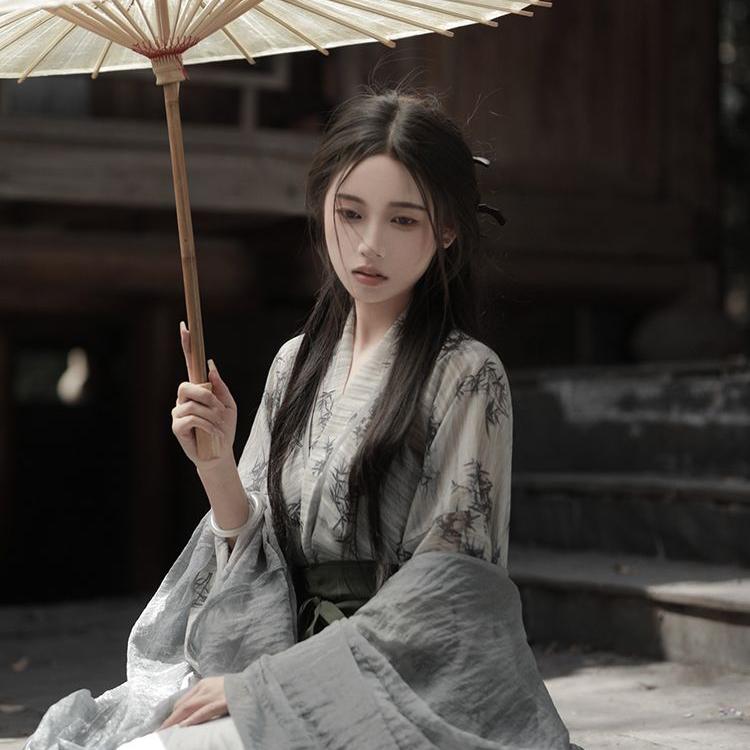 Vêtements pour femmes de Style chinois Wei et Jin, robe Hanfu grise à imprimé feuilles de bambou, à col croisé