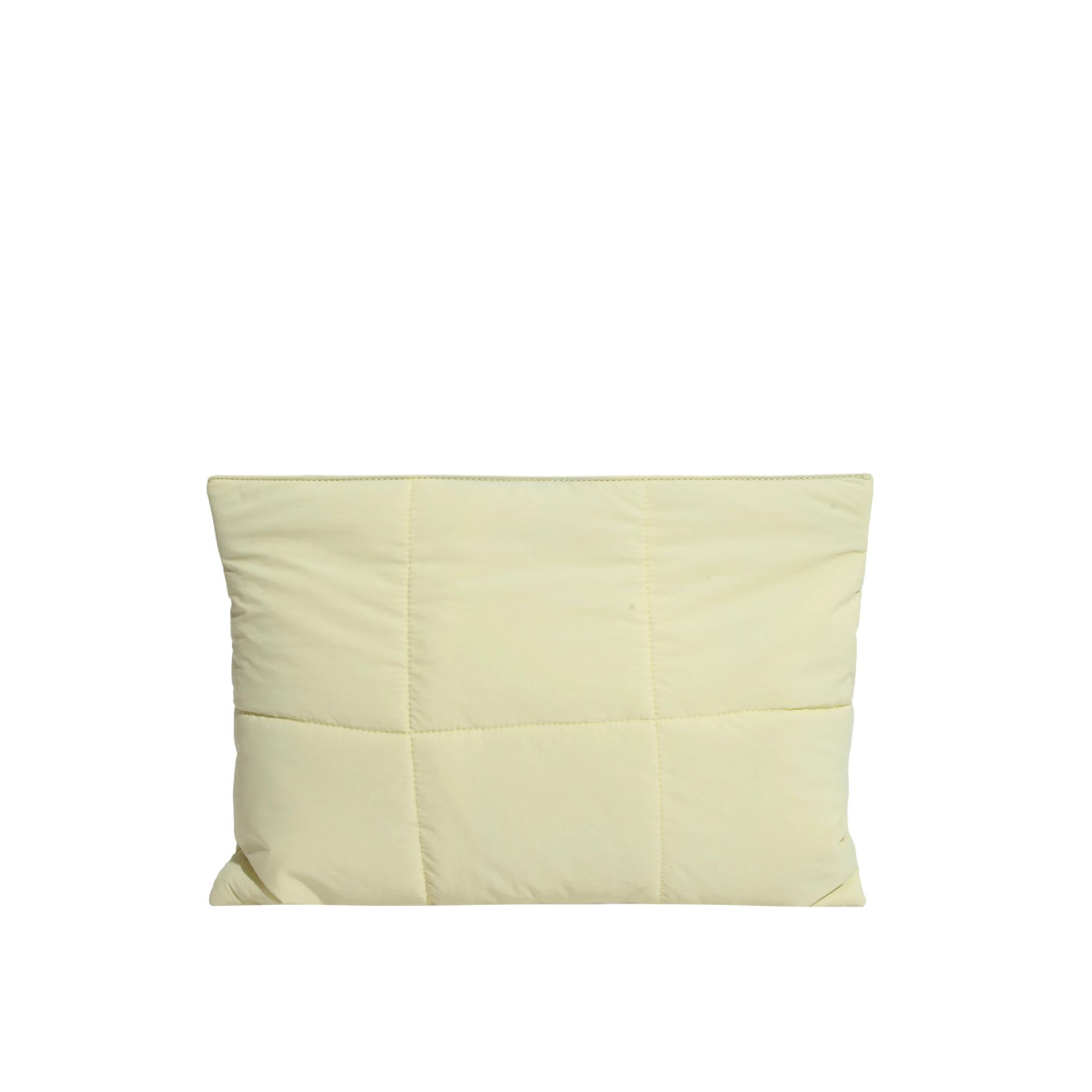 

Puff Pillow 13-inch Shockproof Laptop Sleeve for MacBook One Size шампанського