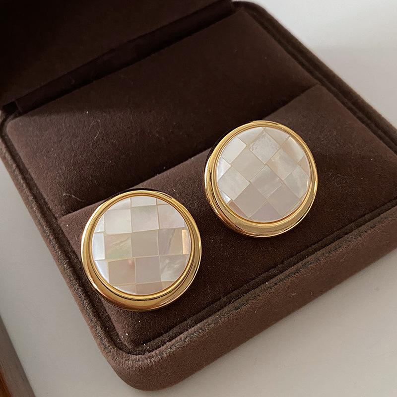 Natural Pearl Shell Disc Design Light Luxury Temperament Simple French Atmosphere High-End Stud