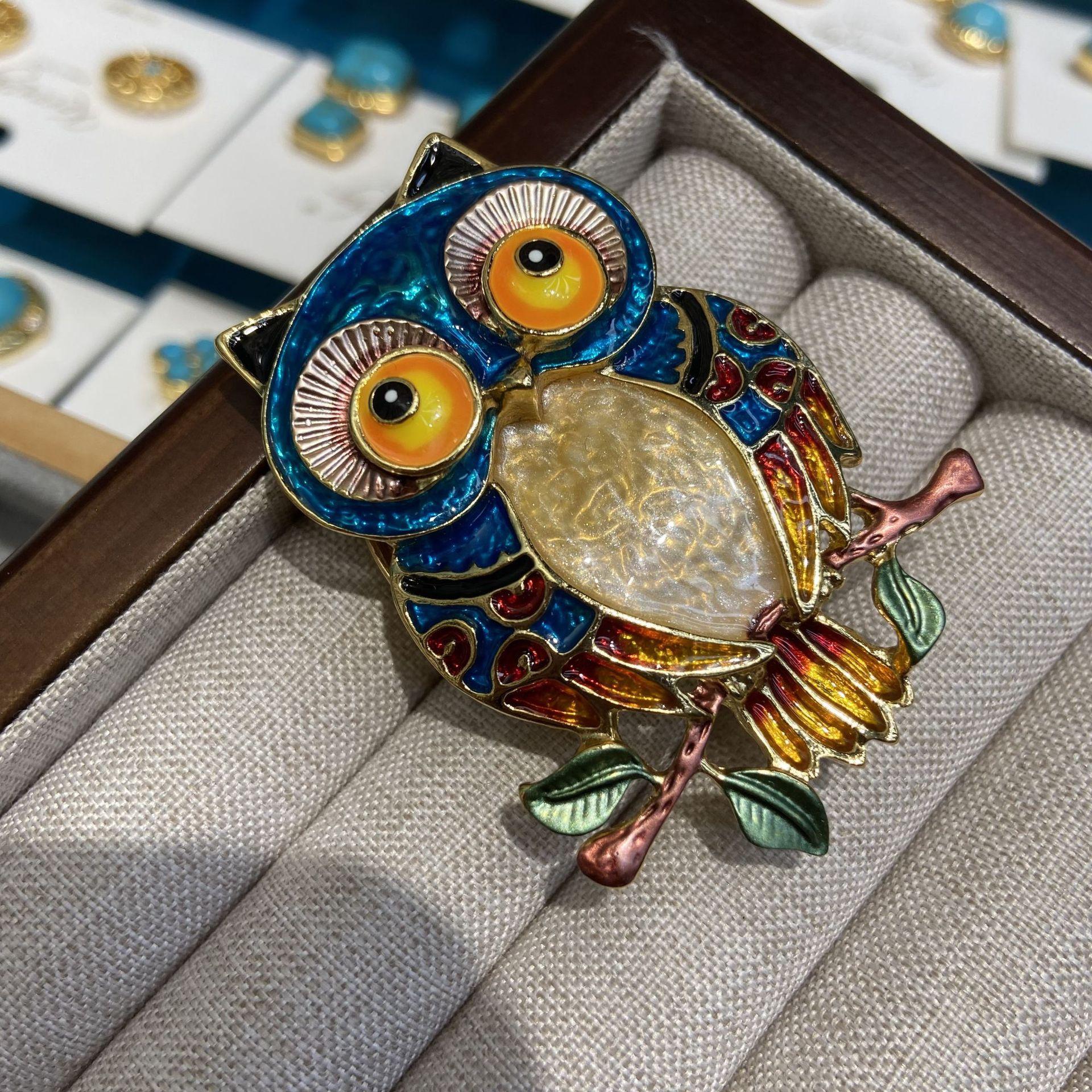 

L4-8-2711 Брошь Сова