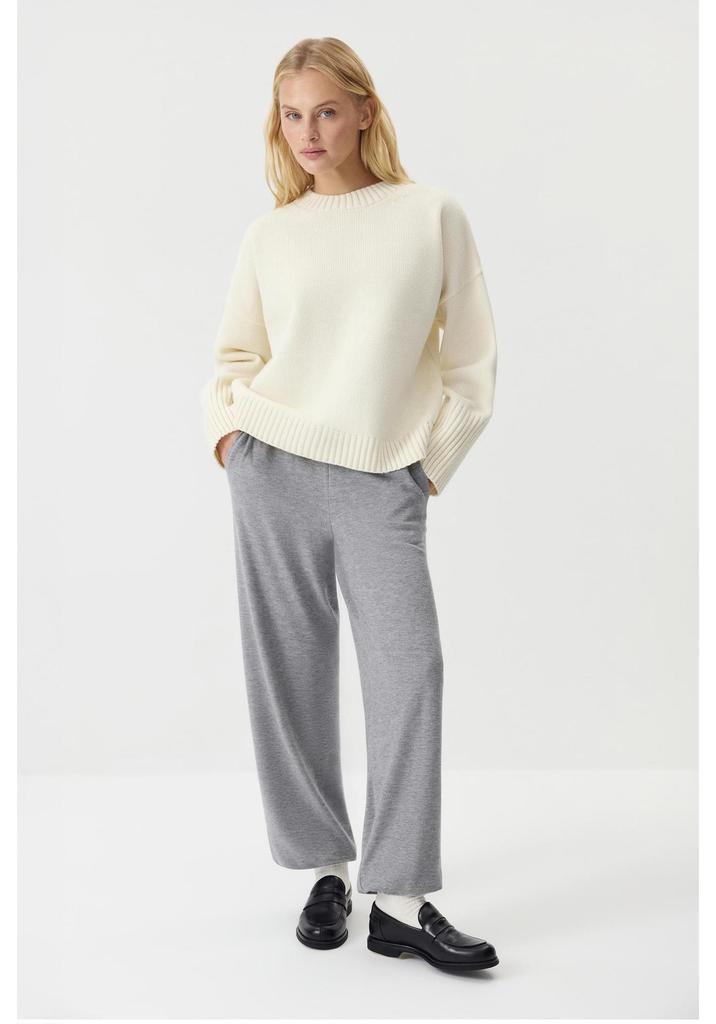 2026 European & American Loose Round Neck Cotton Sweater: Women's Solid Knit, Lazy Style, Long Sleeve Pullover for Spring & Autumn