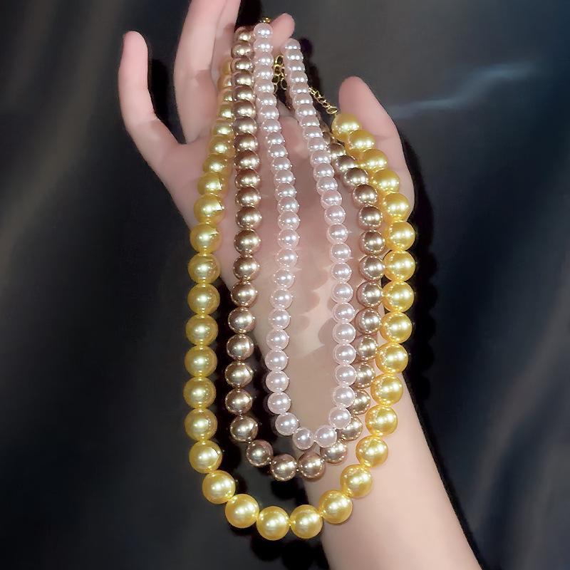 Shijia Pearl Necklace: Luxurious Retro Niche Clavicle Chain with French Elegance for Mothers
