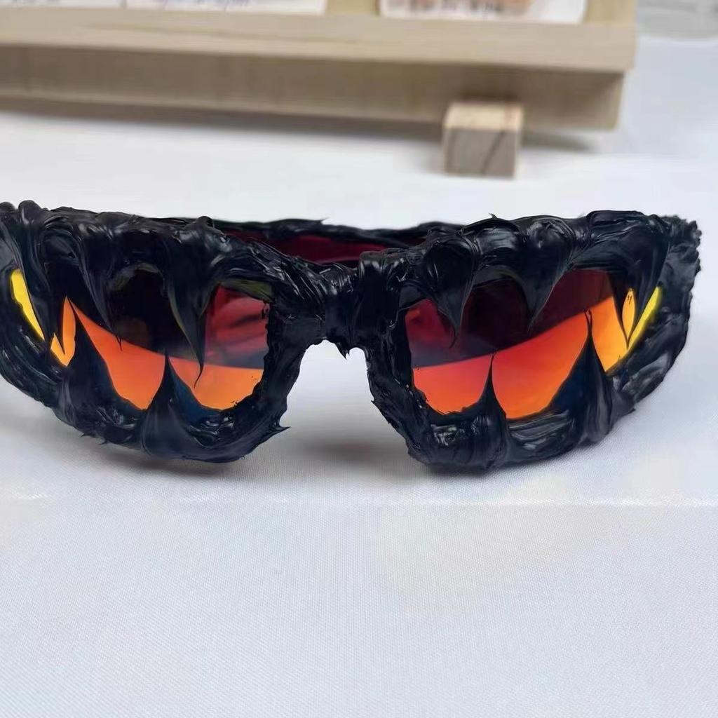 Unisex Halloween Dekoratív Szemüveg Sötét Széria Cseppentő Napszemüveg Cápa Fogak Avantgárd Szemüveg